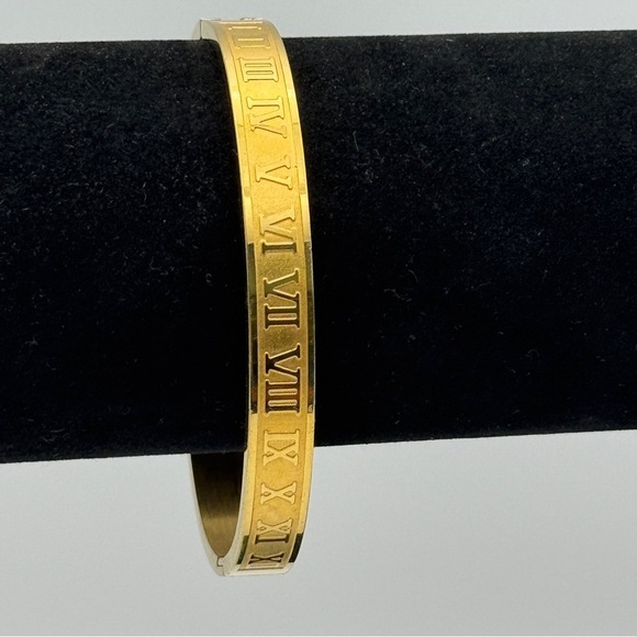 Gold Roman Numeral Bangle Bracelet Faux Hinge 7.5” - Picture 4 of 12